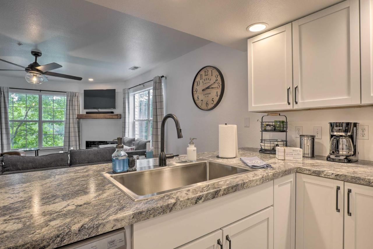 Branson Lakefront Condo With Sunroom And Lake Views! Exterior photo