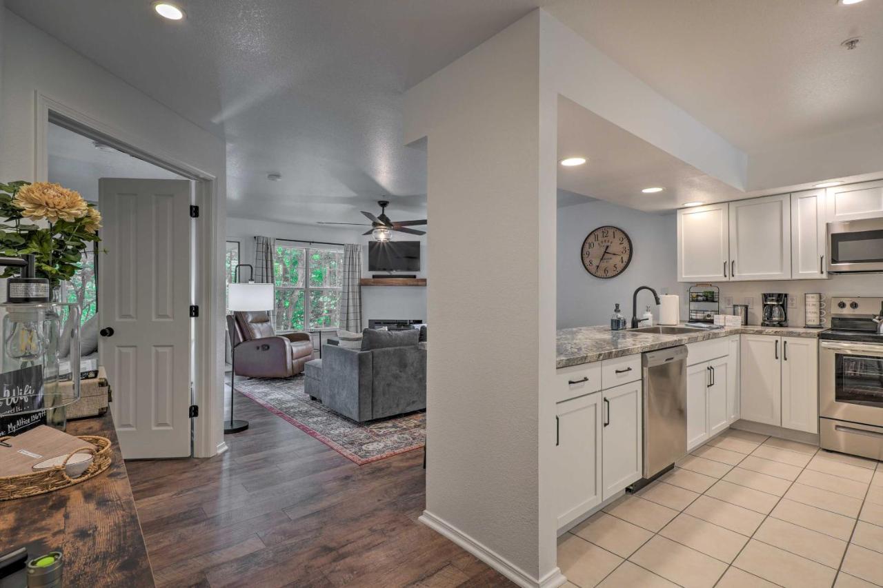 Branson Lakefront Condo With Sunroom And Lake Views! Exterior photo
